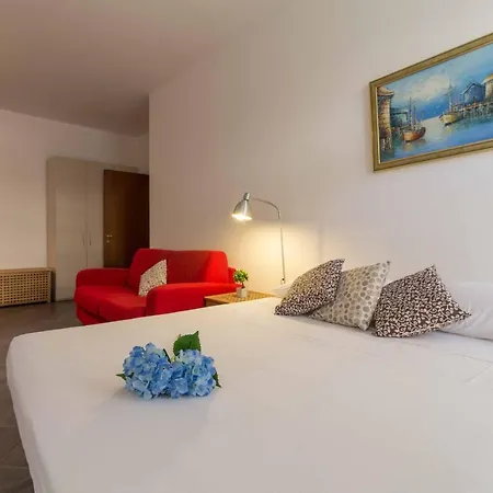 Galleria Roma - Affitti Brevi Italia * Lecco